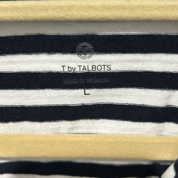 Striped Sleeveless Top - Picture 3 of 3